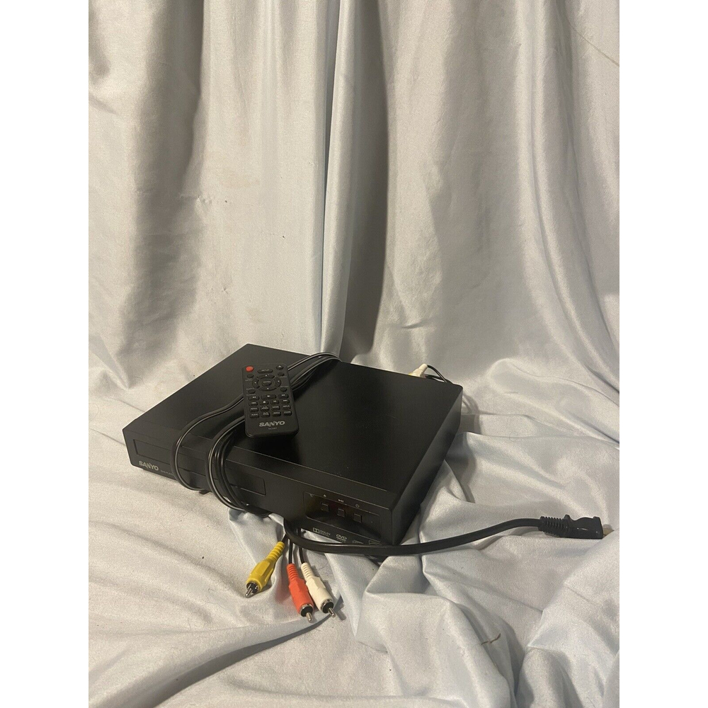 SANYO FWDP105F DVD/CD Player with Remote *IN WORKING CONDITION WITH ORIGINAL BOX